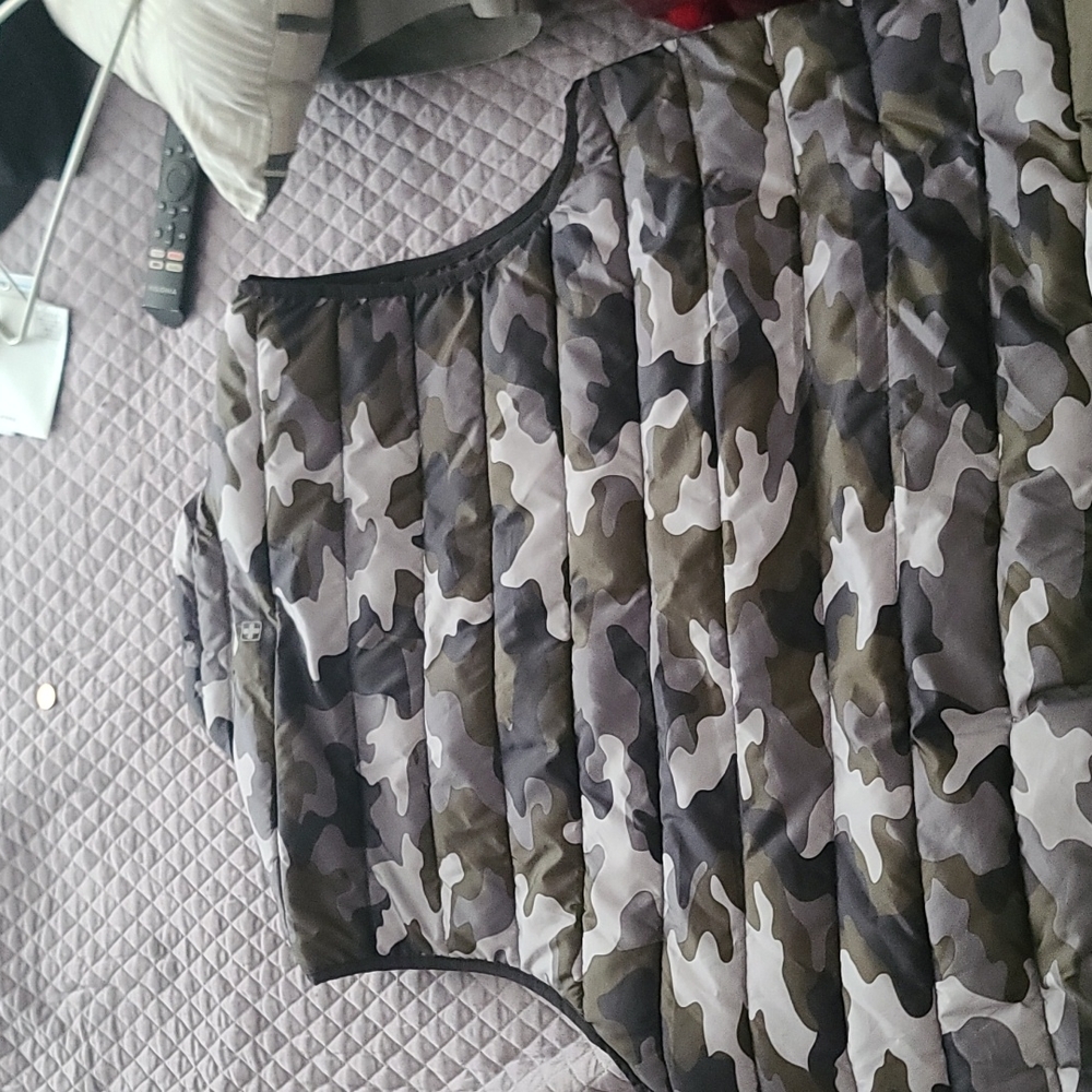 Vest - Picture 3 of 3